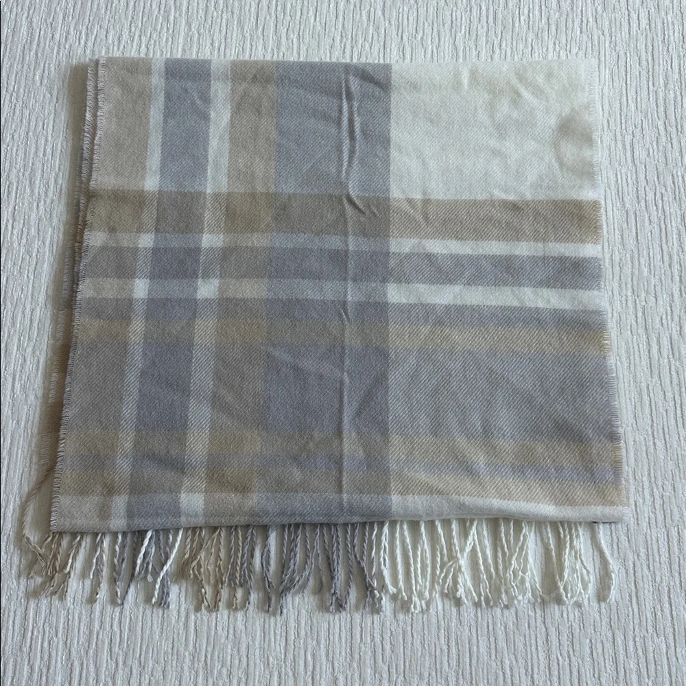 Steve Madden Ivory Plaid Scarf NWT
